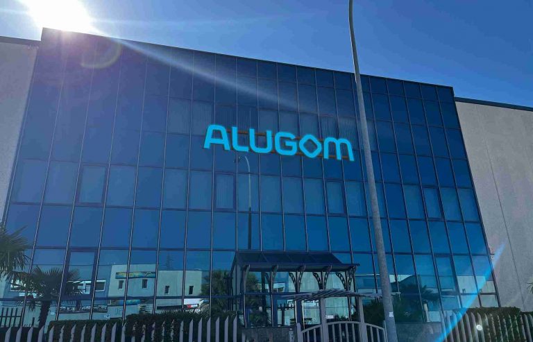 Ventanas y puertas de aluminio con sistemas Alugom